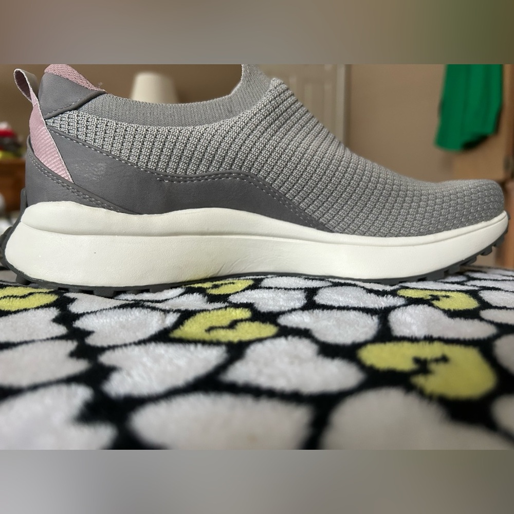 Ryka Women's Light Gray and Pink Sneakers